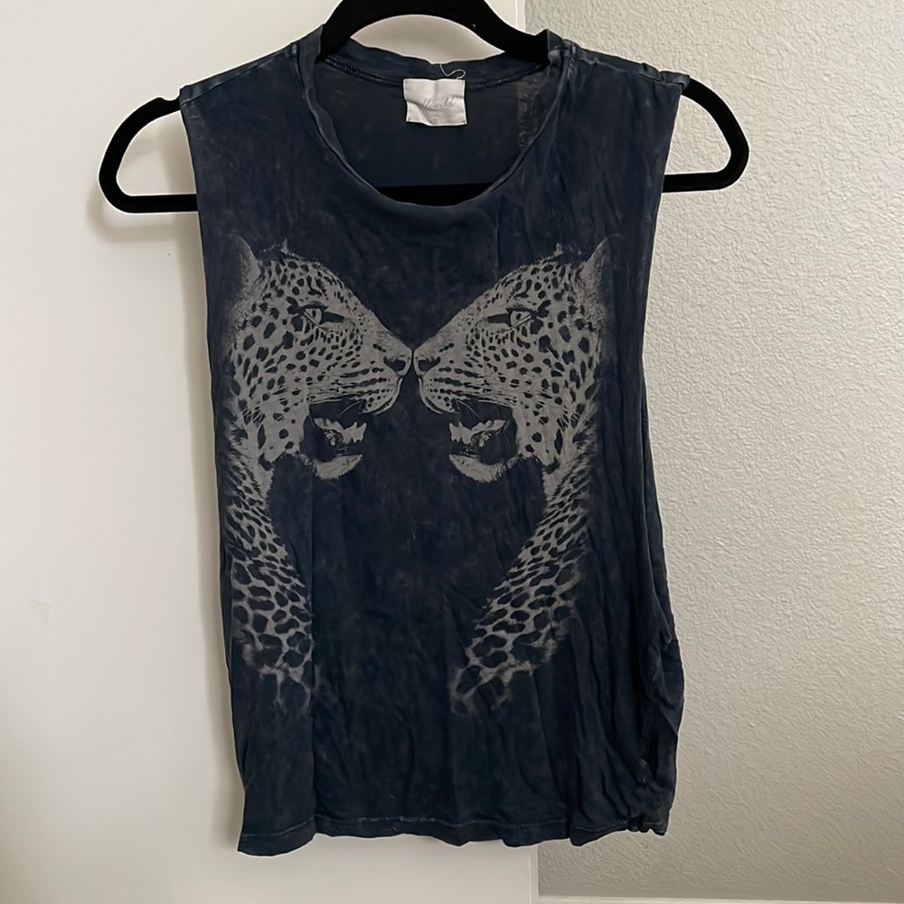 Graphic muscle top